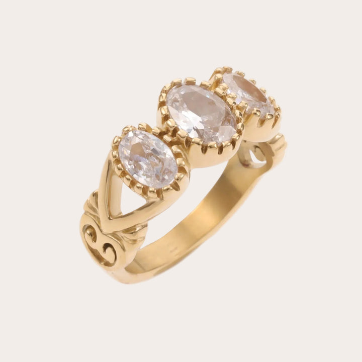 Amelie | White